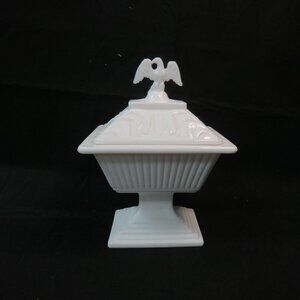 VTG 1950's Imperial Glass Eagle Covered Box w/Pedestal Base.